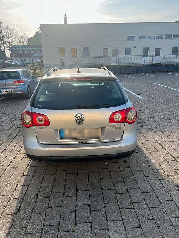 Gebraucht VW Passat 105 PS (77 kW) 2005 Silber Kombi