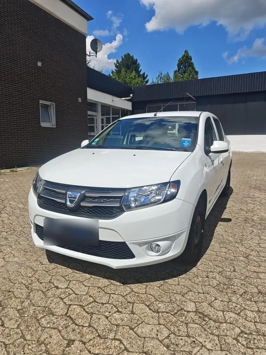 Gebraucht Dacia Sandero 90 PS (66 kW) 2014 Weiß Kleinwagen