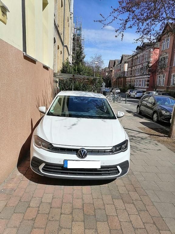 Weiß Gebraucht 2023 VW Polo Life Limousine | 15.100 € (Guter Preis) - Bild 1/4