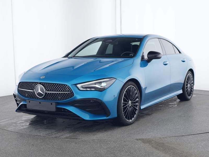 Metalliclack hyperblau Gebraucht 2024 Mercedes CLA200 AMG Coupé | 39.850 € (Teuer) - Bild 1/4