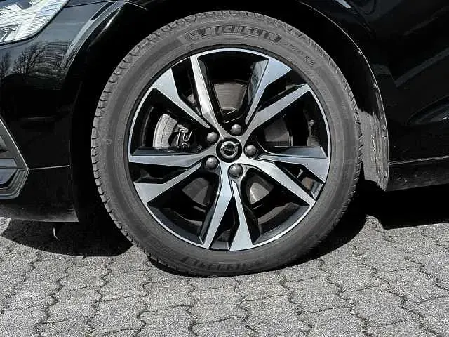 Gebraucht Volvo V60 120 PS (88 kW) 2023 Kombi
