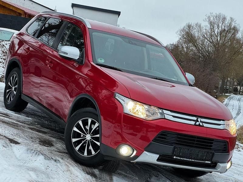 Rot Gebraucht 2014 Mitsubishi Outlander Diamant Edition SUV | 8.290 € (Fairer Preis) - Bild 1/4