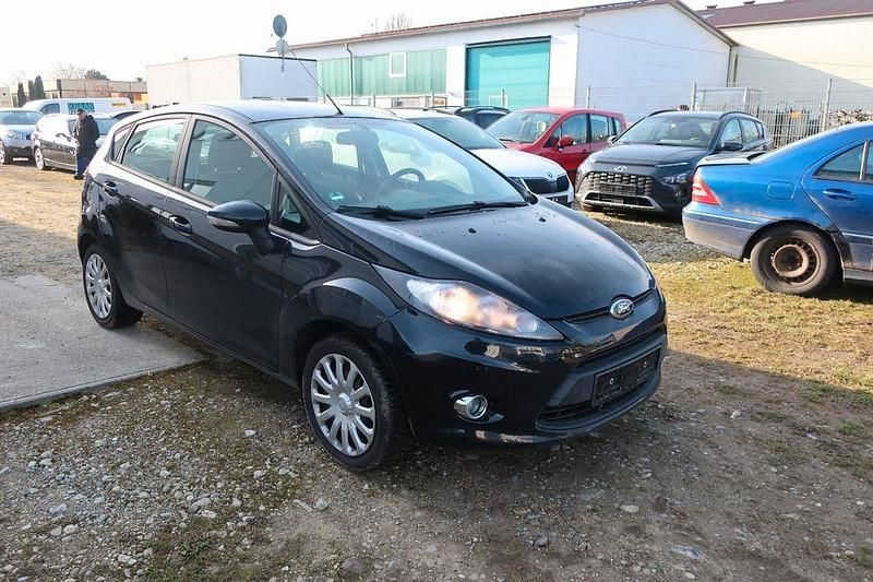 Gebraucht Ford Fiesta Trend 82 PS (60 kW) 2012 Schwarz Kleinwagen