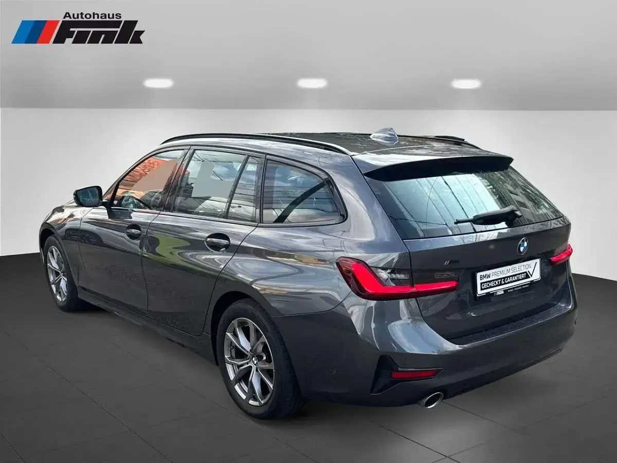 Gebraucht BMW 320 Sport Line 190 PS (139 kW) 2022 Mineralgrau metallic Kombi