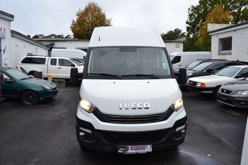 Gebraucht Iveco Daily 156 PS (114 kW) 2019 Weiß Van / Kleinbus
