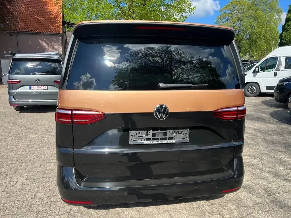 Gebraucht VW Multivan Style 150 PS (110 kW) 2026 Copper bronze met./schwarz met Van / Kleinbus
