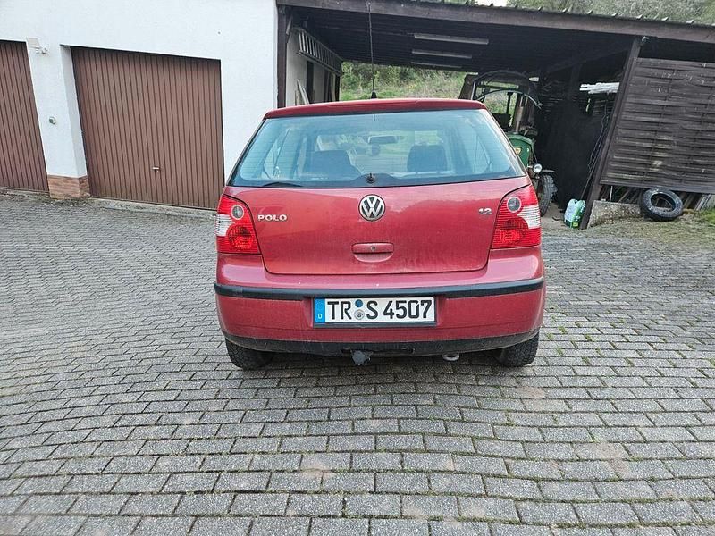 Gebraucht VW Polo Basis 64 PS (47 kW) 2003 Rot Limousine
