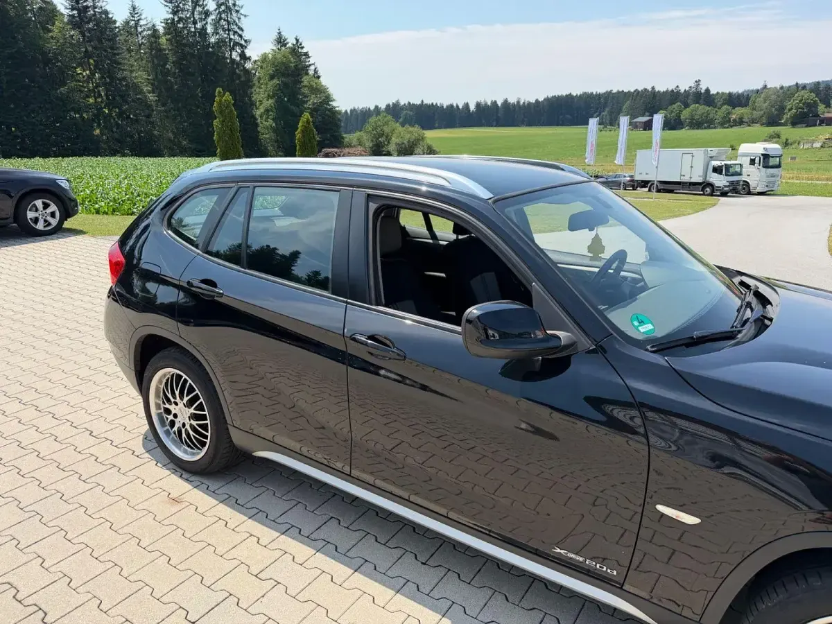 Gebraucht BMW X1 xLine 177 PS (130 kW) 2012 Schwarz SUV