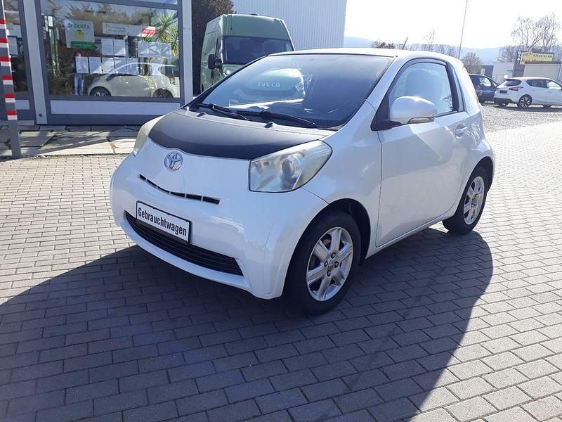Gebraucht Toyota iQ Basis 68 PS (50 kW) 2011 Weiß Kleinwagen