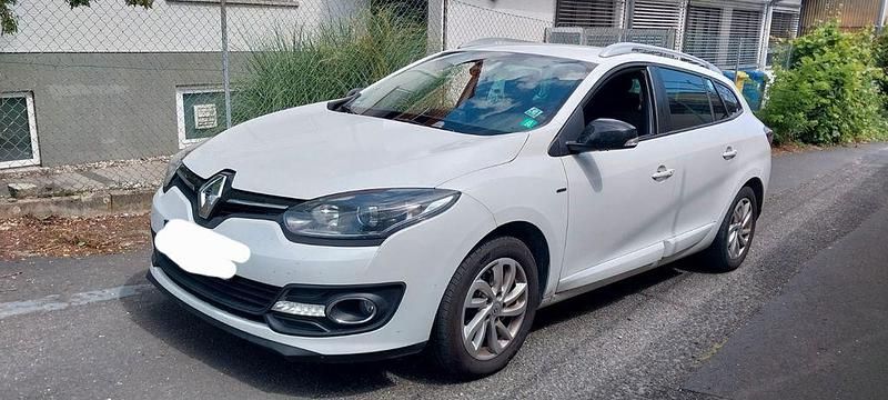 Weiß Gebraucht 2015 Renault Mégane III LIMITED Limousine | 5.499 € (Guter Preis) - Bild 1/4