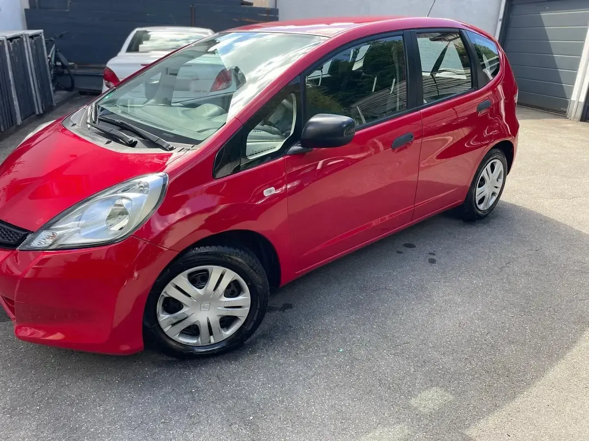 Gebraucht Honda Jazz 90 PS (66 kW) 2014 Rot Kleinwagen