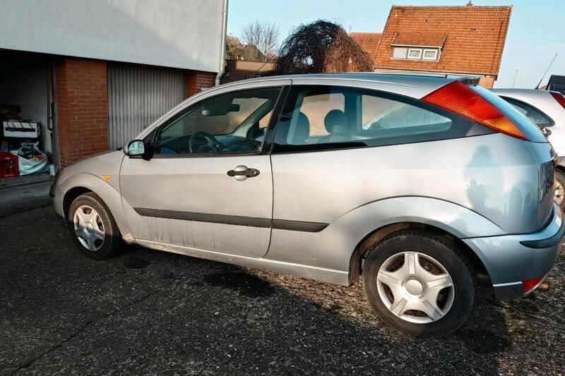 Gebraucht 2003 Ford Focus Limousine | 400 € (Guter Preis) - Bild 1/4