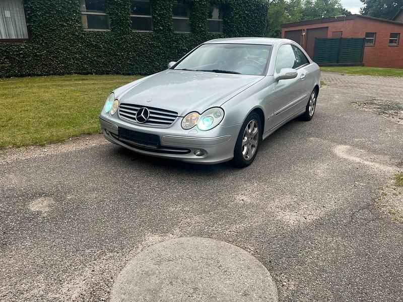 Silber Gebraucht 2003 Mercedes CLK270 Elegance Coupé | 1.250 € (Guter Preis) - Bild 1/4