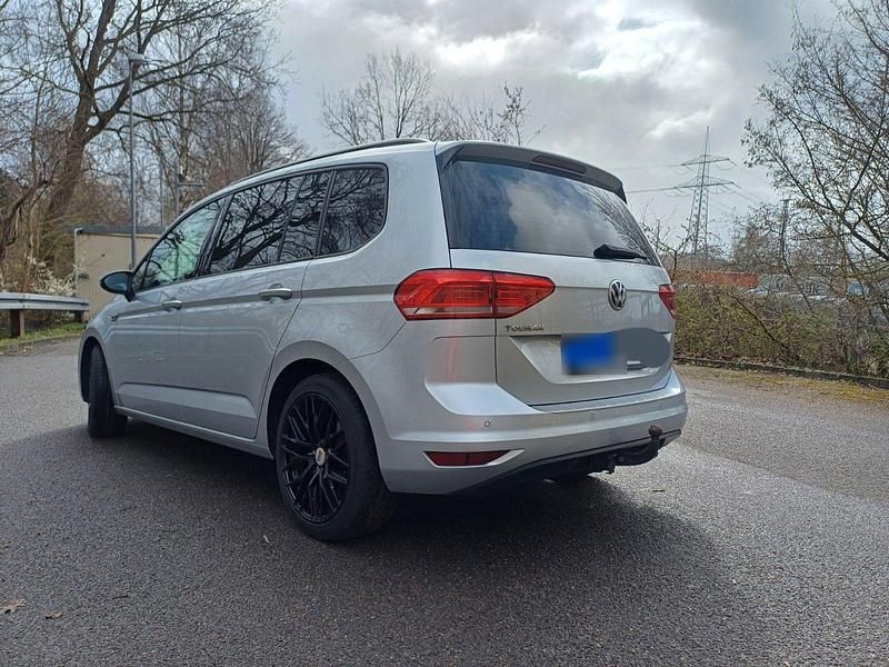 Gebraucht VW Touran Sound 116 PS (85 kW) 2018 Silber Van / Kleinbus