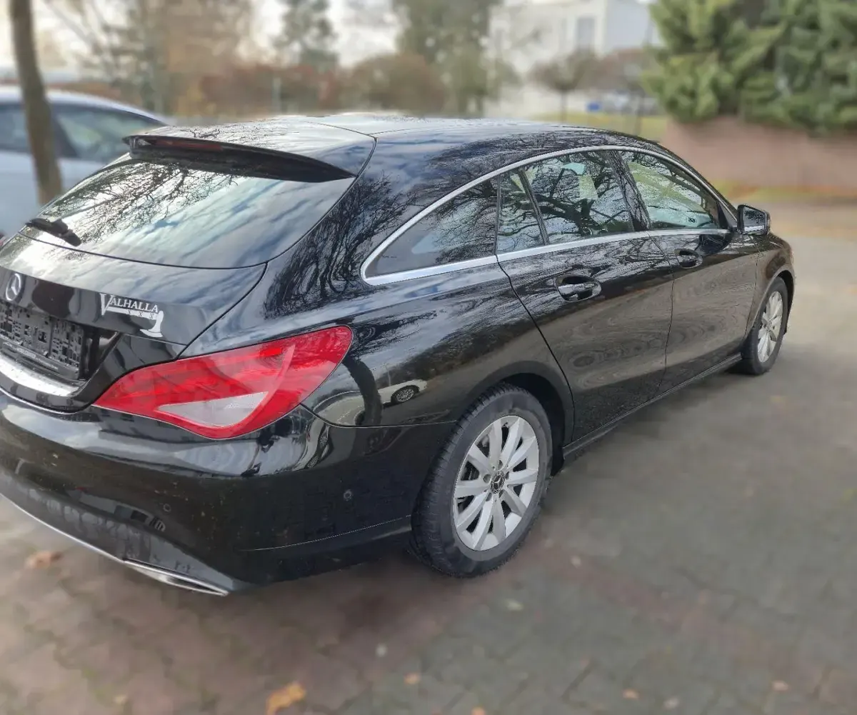 Gebraucht Mercedes CLA200 136 PS (100 kW) 2018 Schwarz Limousine