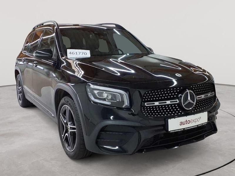 Kosmosschwarz metallic Gebraucht 2022 Mercedes GLB200 AMG line SUV | 29.289 € (Fairer Preis) - Bild 1/4