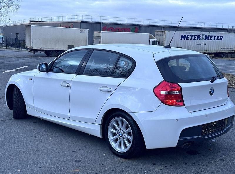 Gebraucht BMW 118 Advantage 143 PS (105 kW) 2011 Weiß Kleinwagen