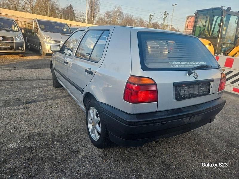 Gebraucht VW Golf III 75 PS (55 kW) 1994 Silber Limousine