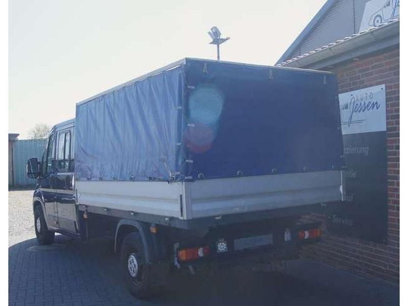Gebraucht Fiat Ducato 131 PS (96 kW) 2016 Blu imperiale/mantegna/rifless Van