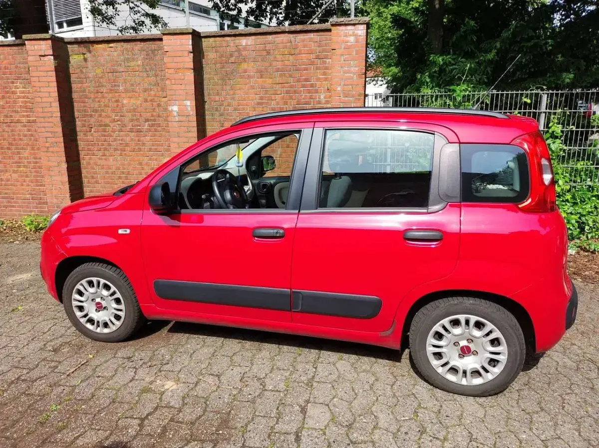 Gebraucht Fiat Panda Easy 90 PS (66 kW) 2013 Rot Kleinwagen