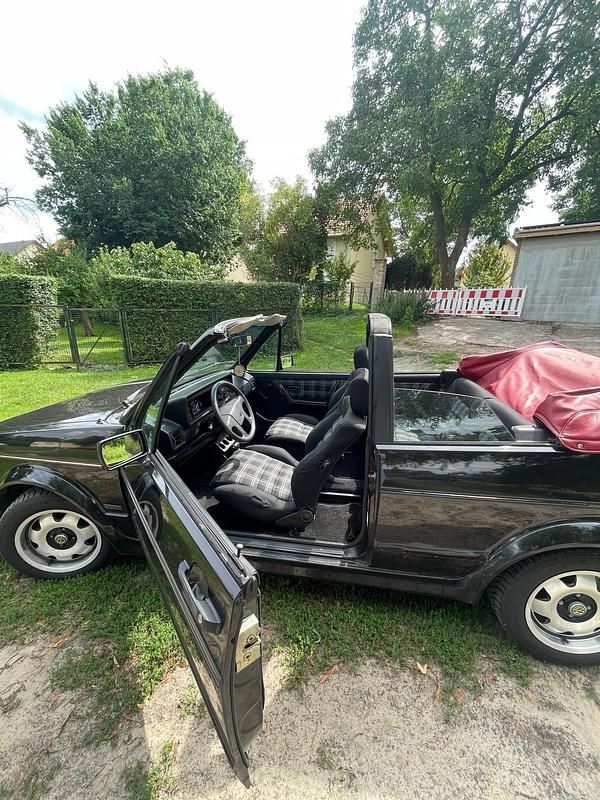 Schwarz Gebraucht 1989 VW Golf Cabriolet Cabrio | 7.300 € - Bild 1/4