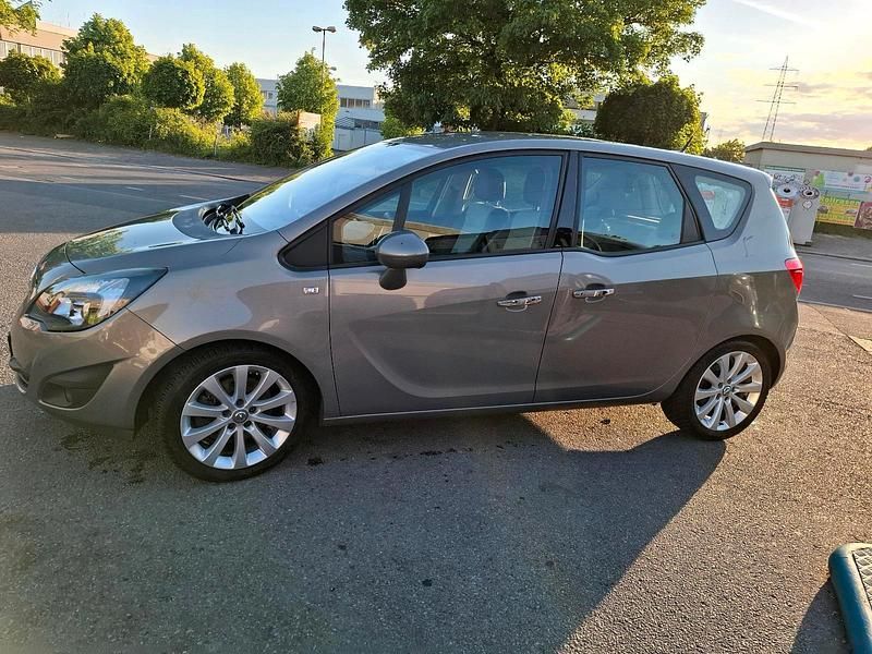 Gebraucht Opel Meriva 140 PS (102 kW) 2011 Andere farben Van / Kleinbus