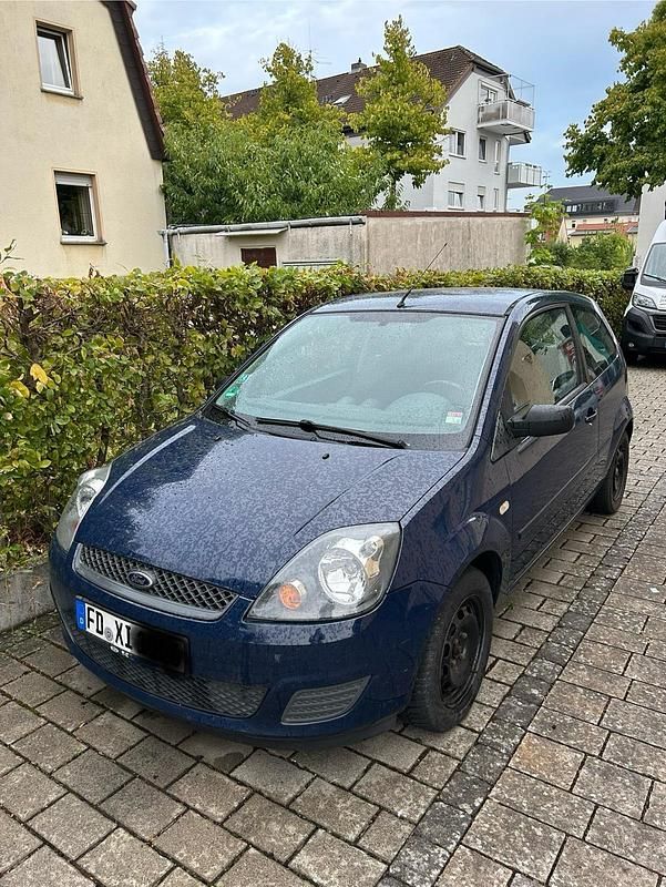 Blau Gebraucht 2008 Ford Fiesta Kleinwagen | 1.500 € (Etwas zu teuer) - Bild 1/4