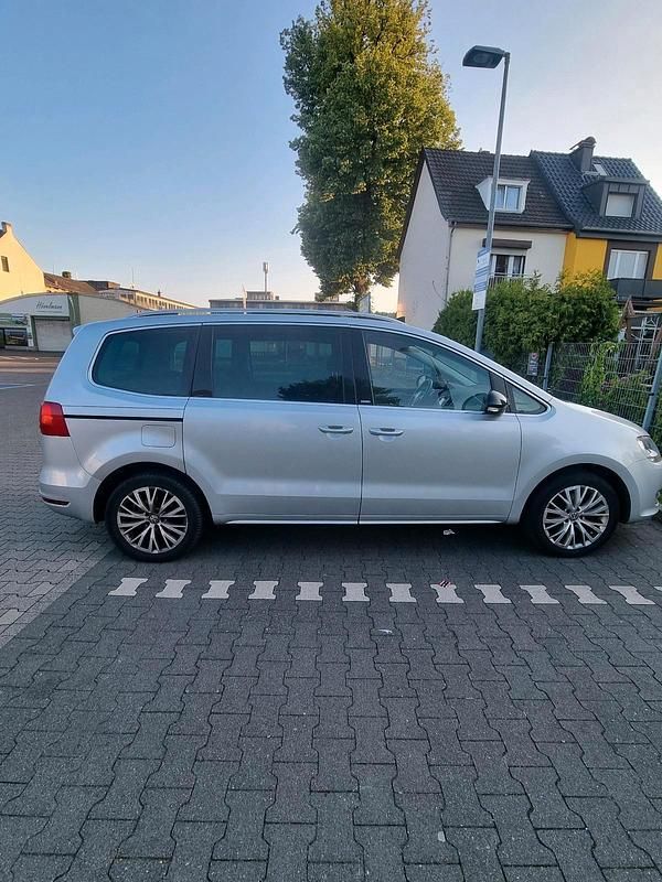 Gebraucht VW Sharan 140 PS (102 kW) 2012 Silber Van / Kleinbus