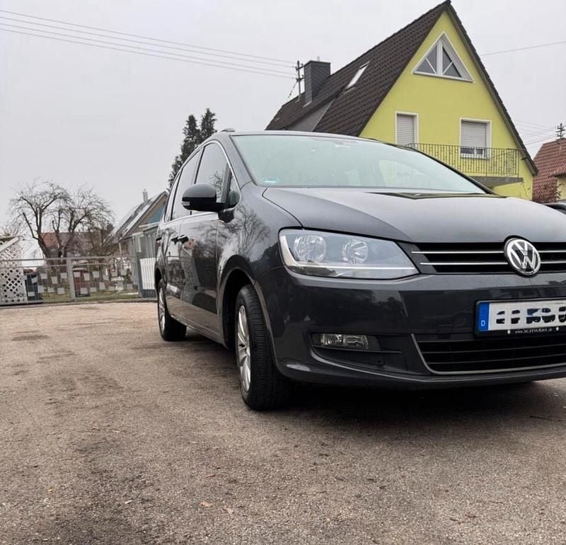 Gebraucht VW Sharan 150 PS (110 kW) 2018 Grau Van / Kleinbus