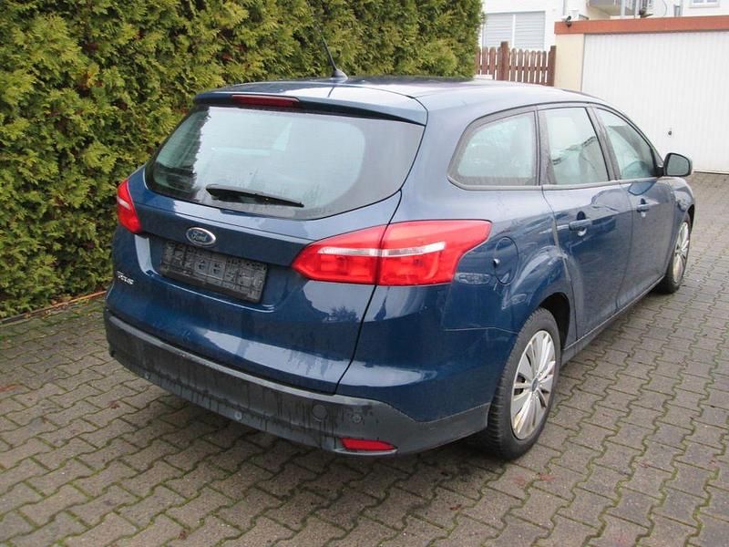 Gebraucht Ford Focus Trend 120 PS (88 kW) 2015 Blau Kombi