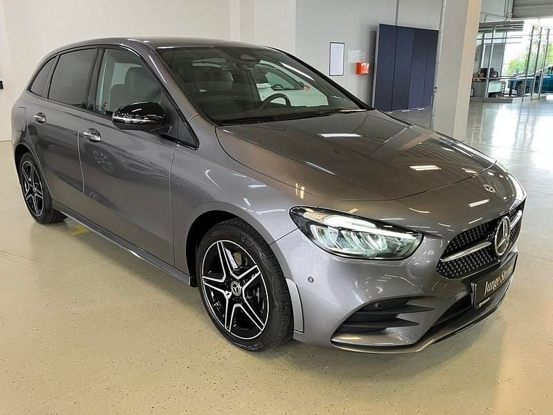 Gebraucht Mercedes B250e AMG line 218 PS (160 kW) 2024 Lack mountaingrau Van / Kleinbus