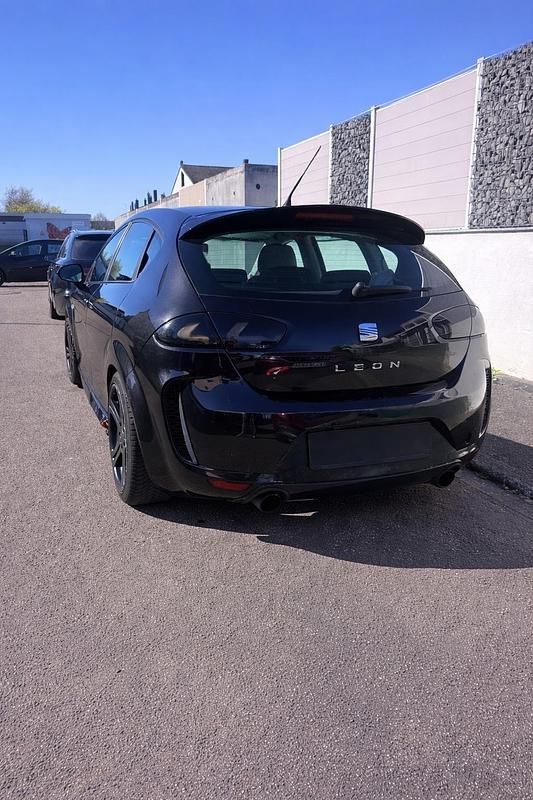 Gebraucht Seat Leon Reference 122 PS (89 kW) 2011 Schwarz Kleinwagen