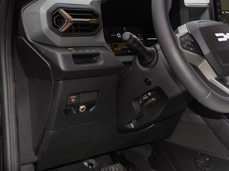 Neu Dacia Duster Expression 122 PS (89 kW) 2025 Beige SUV