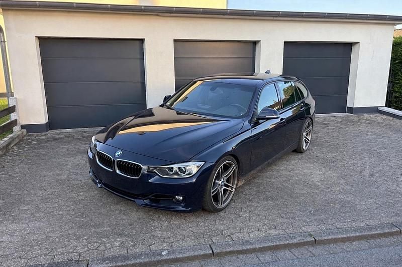 Second-hand BMW 328 245 CP (180 kW) 2014 Albastru Break
