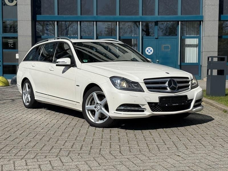 Gebraucht Mercedes C300 231 PS (169 kW) 2011 Weiß Kombi