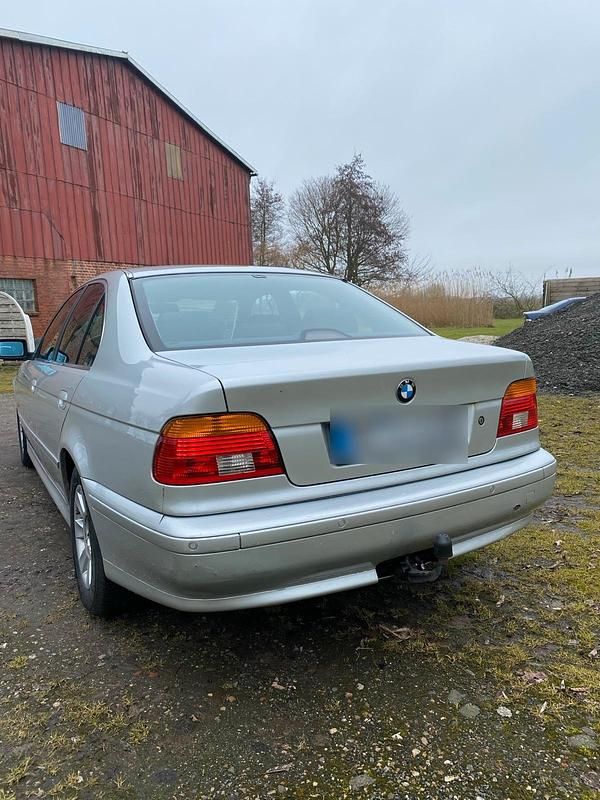Gebraucht BMW 525 192 PS (141 kW) 2003 Silber Limousine