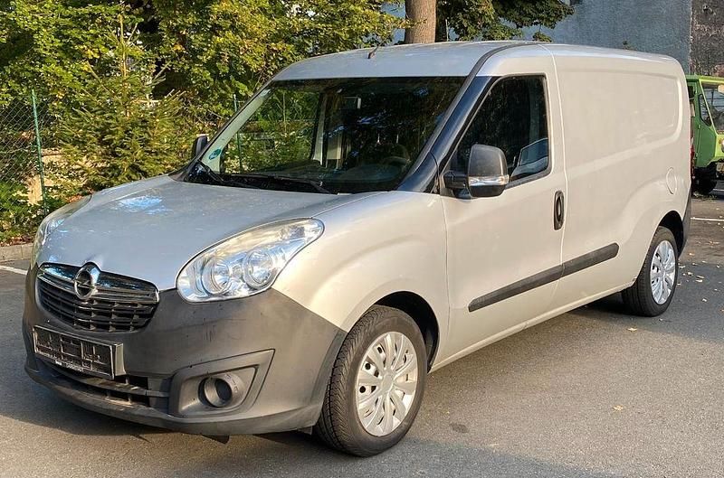 Grau Gebraucht 2015 Opel Combo Van / Kleinbus | 6.800 € (Fairer Preis) - Bild 1/4