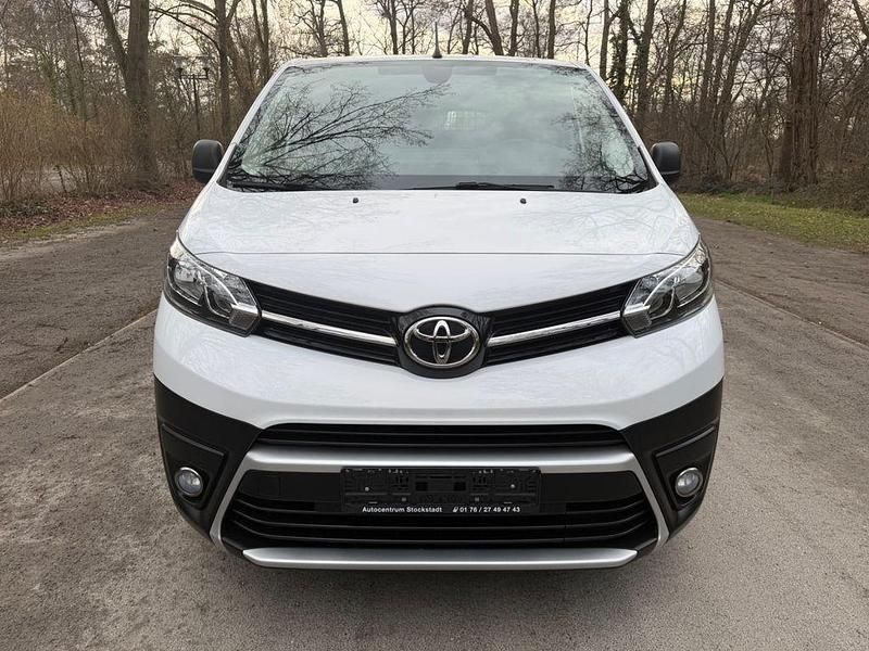 Gebraucht Toyota Proace 144 PS (105 kW) 2024 Weiß Van / Kleinbus