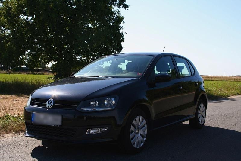 Schwarz Gebraucht 2013 VW Polo Comfortline Kleinwagen | 4.799 € (Superpreis) - Bild 1/4