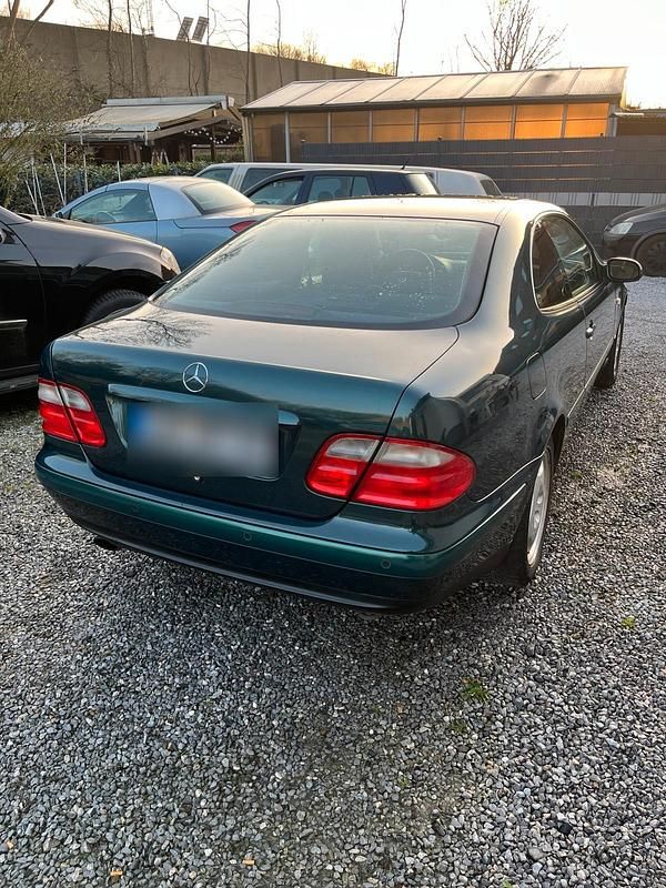 Gebraucht Mercedes CLK230 193 PS (141 kW) 1997 Grün Coupé