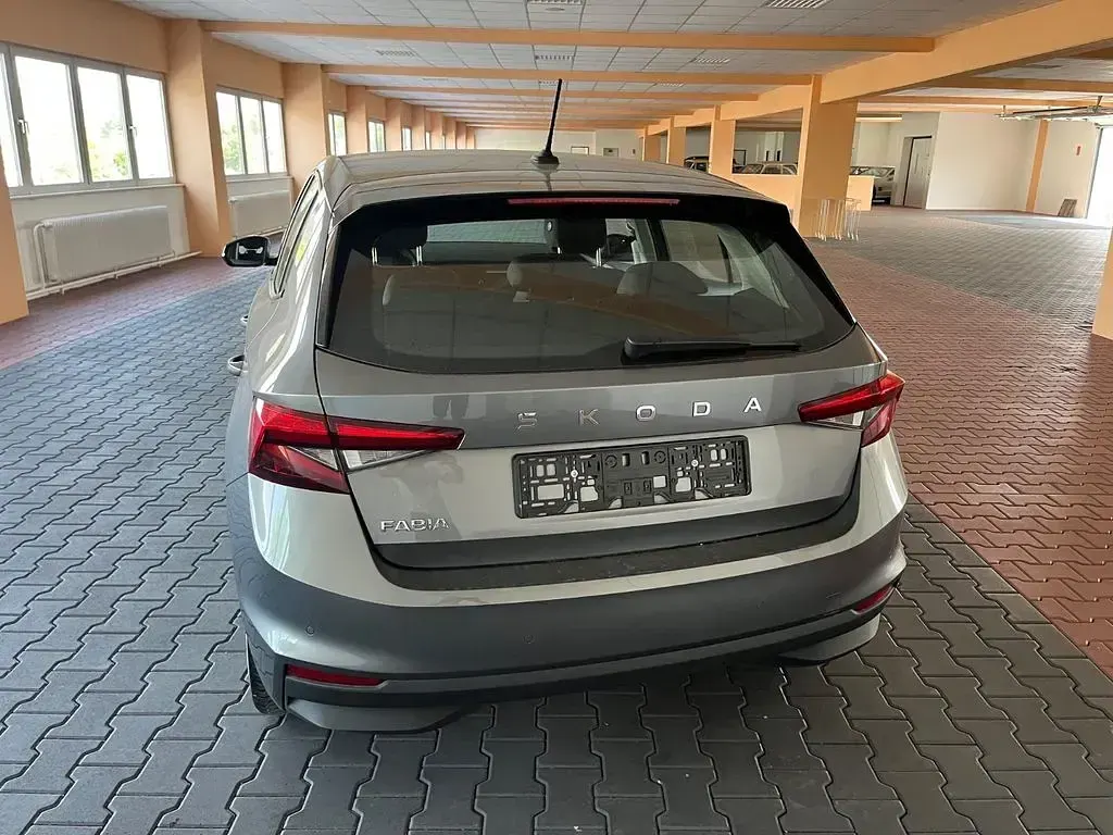 Gebraucht Skoda Fabia Selection 80 PS (58 kW) 2025 Grau Kleinwagen