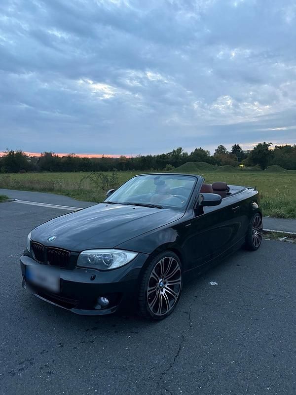 Gebraucht BMW 120 Cabriolet 177 PS (130 kW) 2011 Schwarz Cabrio