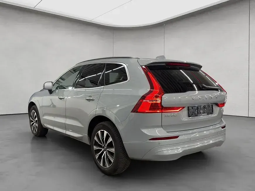Gebraucht Volvo XC60 Core 250 PS (183 kW) 2024 Grau SUV