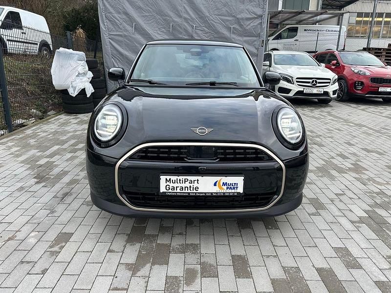 Gebraucht Mini Cooper Favoured 156 PS (114 kW) 2024 Schwarz Kleinwagen