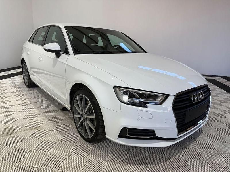 Gebraucht Audi A3 Sport 150 PS (110 kW) 2019 Weiß Limousine