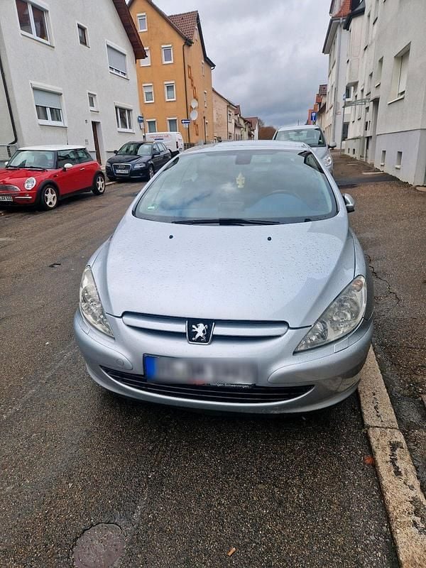 Grau Gebraucht 2004 Peugeot 307 CC Cabrio | 3.200 € (Fairer Preis) - Bild 1/4