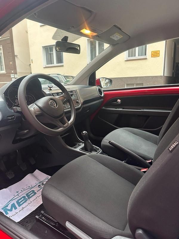 Second-hand VW up! 60 CP (44 kW) 2017 Roșu Hatchback