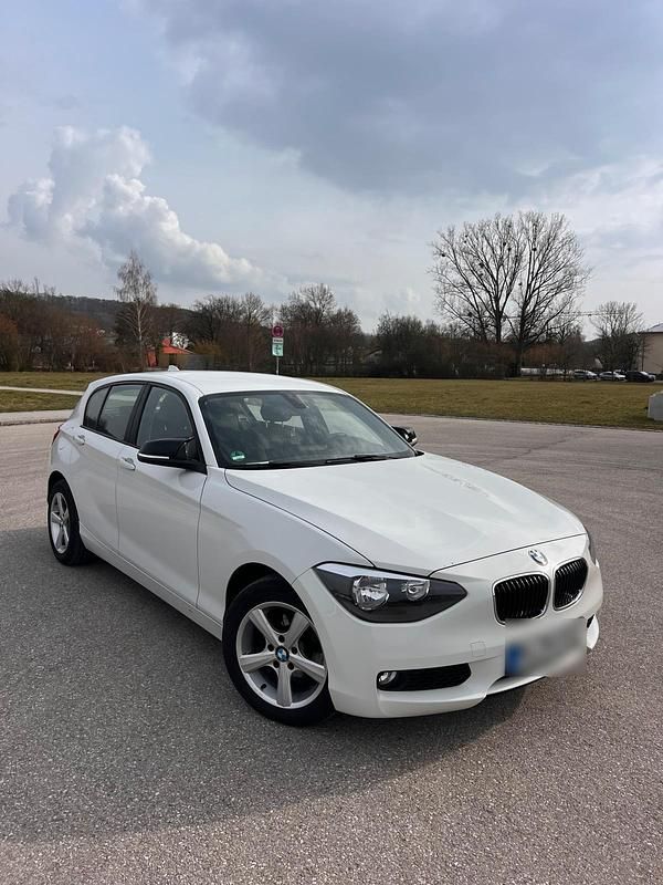 Gebraucht BMW 116 116 PS (85 kW) 2012 Weiß Kleinwagen