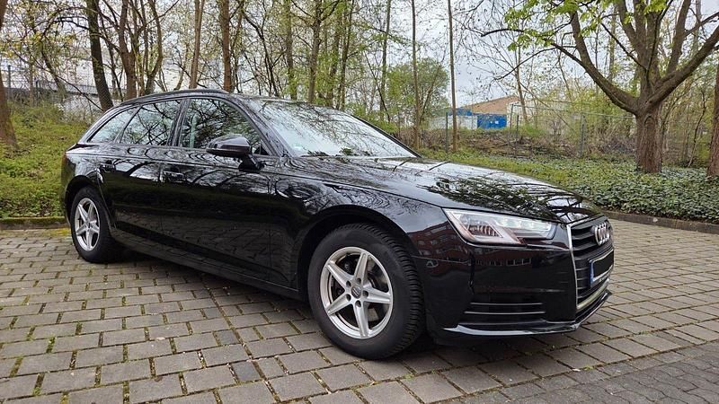 Second-hand Audi A4 Design 150 CP (110 kW) 2018 Negru Break