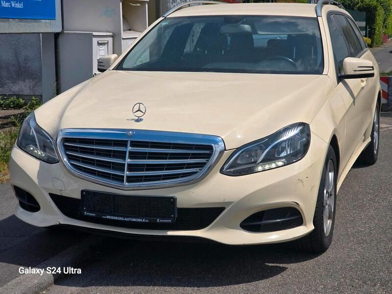 Beige Gebraucht 2015 Mercedes E200 Kombi | 5.990 € (Superpreis) - Bild 1/4